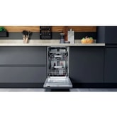 Thumbnail preview of Hotpoint HSIO3T223WCE